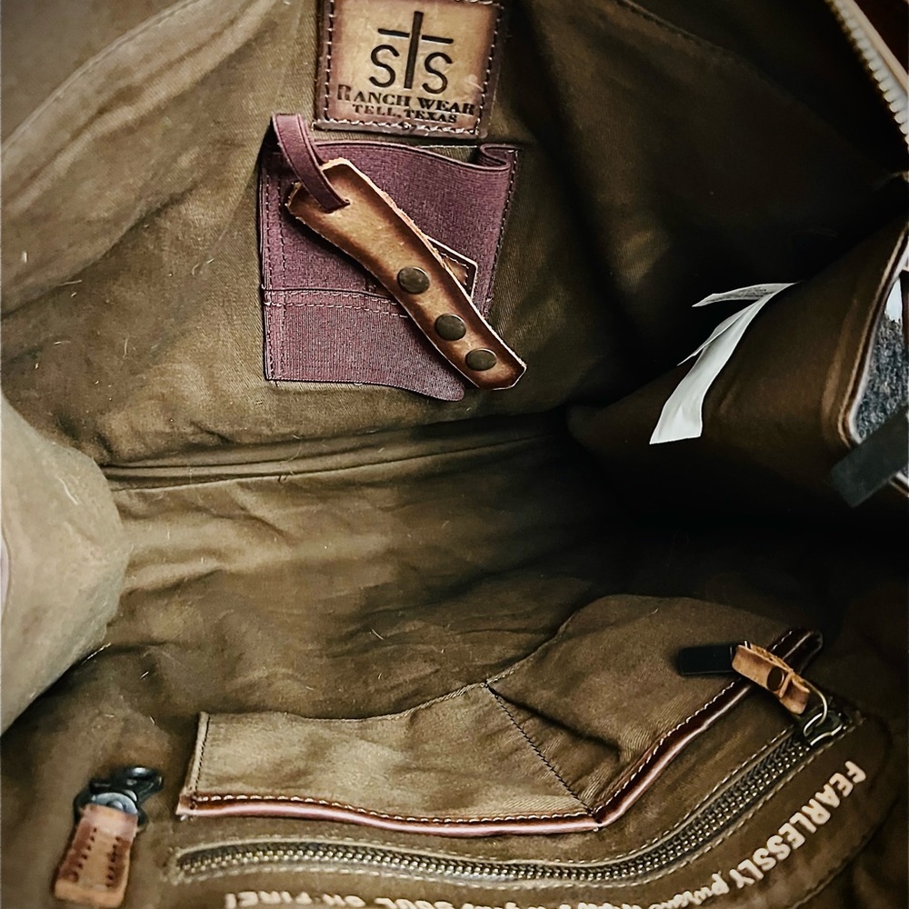 STS RANCHWEAR Tote - Picture 8 of 12